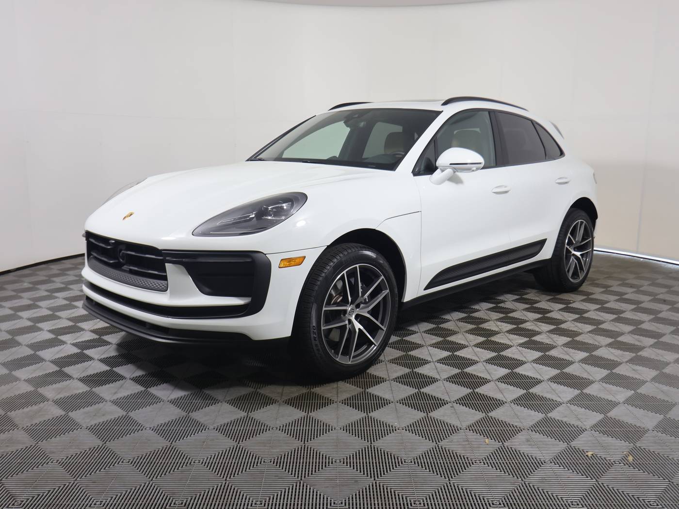 2025 Porsche Macan Standard — SUV — 4,721 mi — West Melbourne, FL