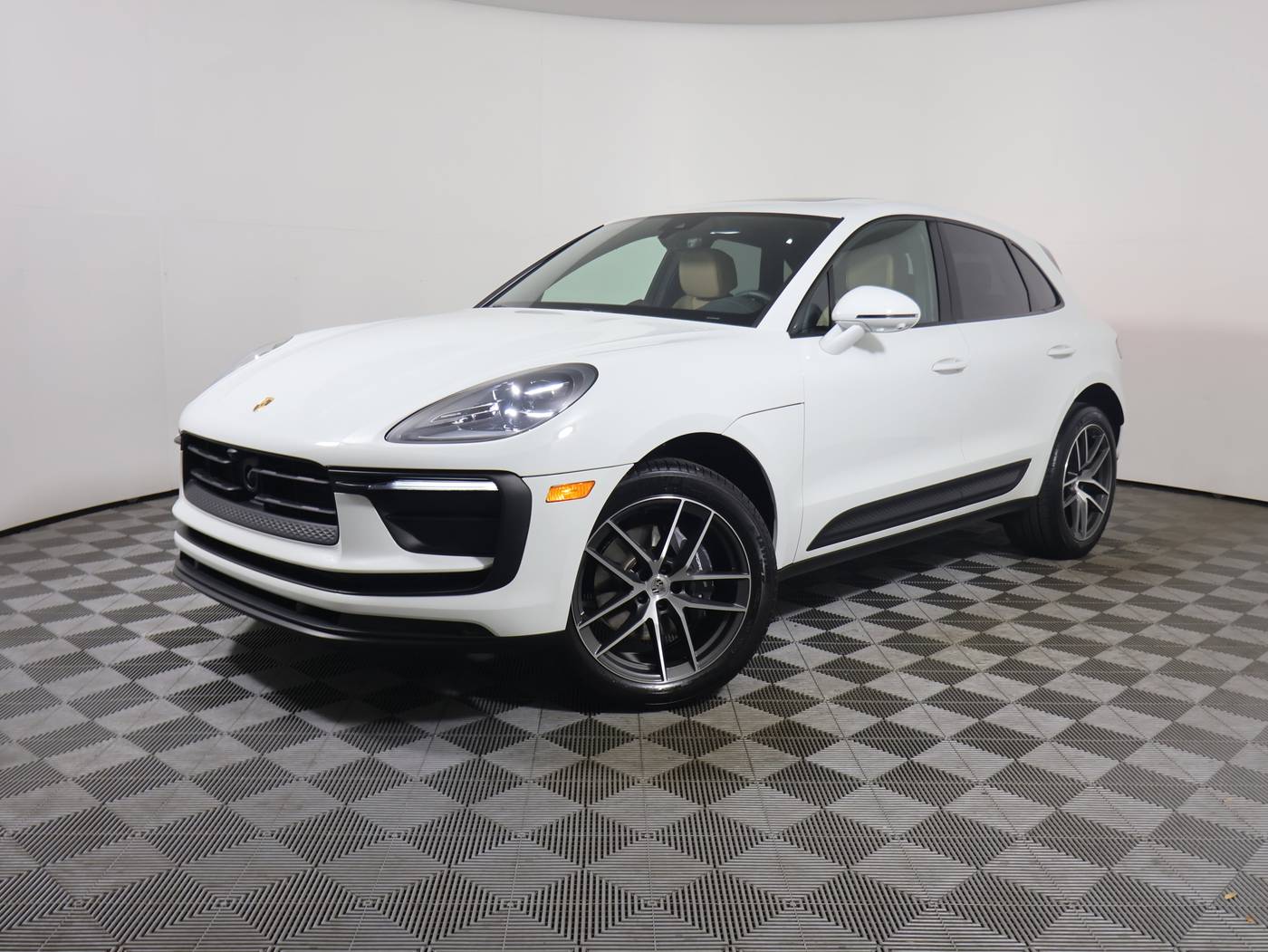 2025 Porsche Macan Standard — SUV — 5,767 mi — West Melbourne, FL