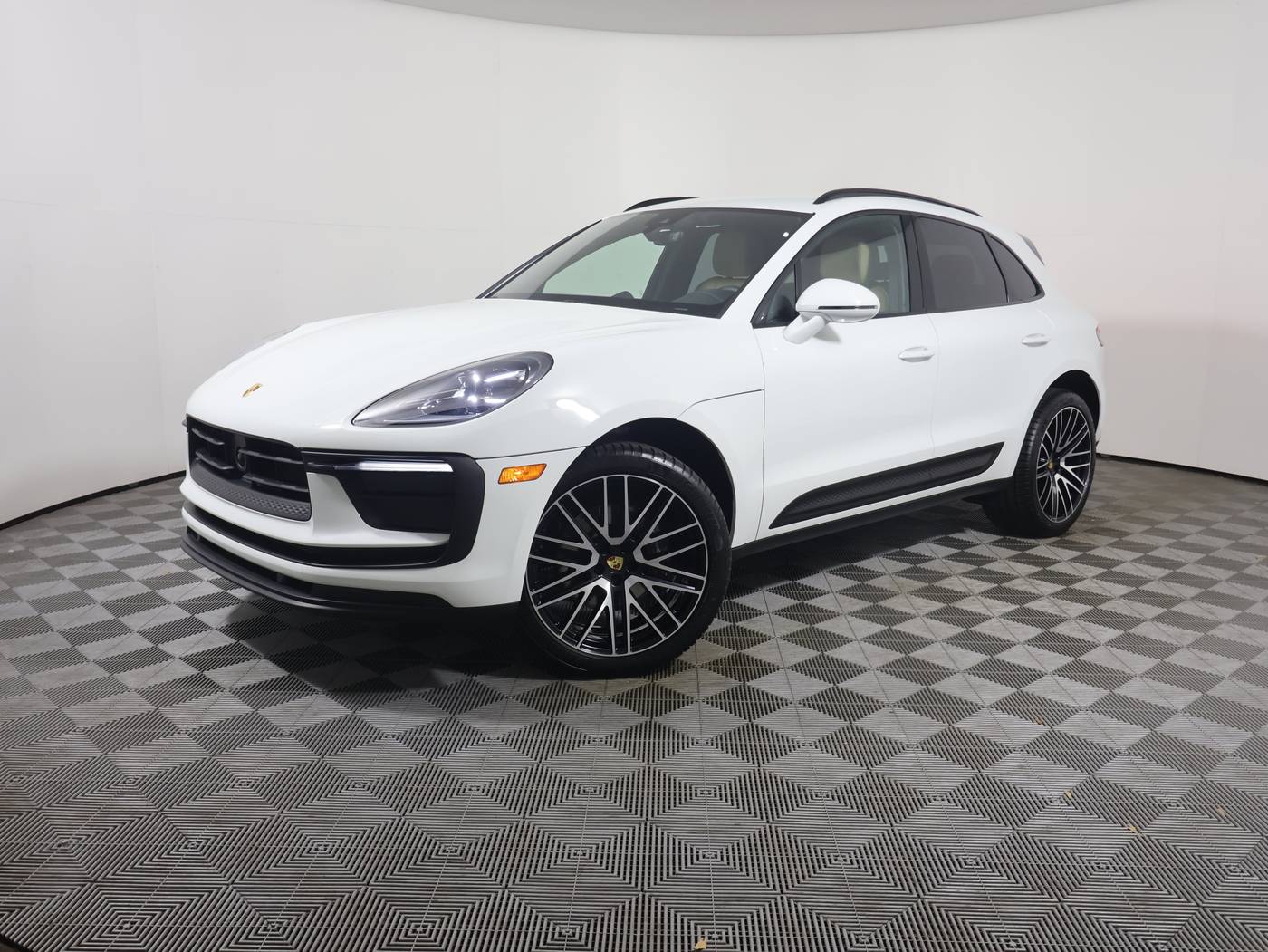 2025 Porsche Macan Standard — SUV — 6,070 mi — West Melbourne, FL