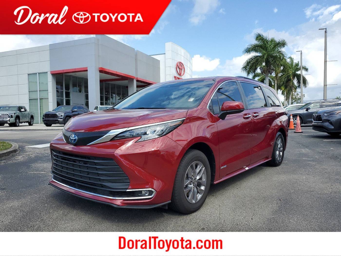 2024 Toyota Sienna XLE — Minivan — 16,764 mi — Doral, FL