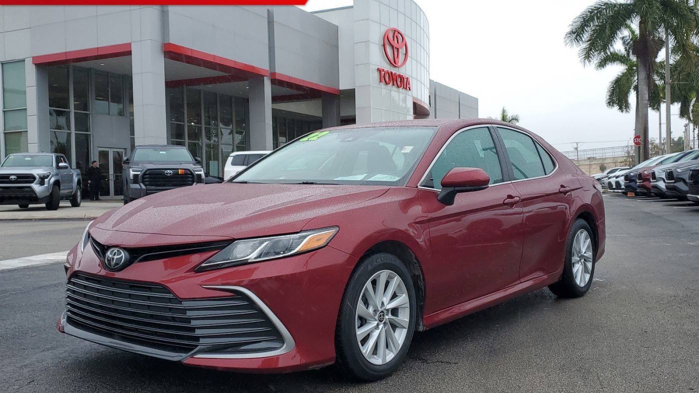2022 Toyota Camry LE — Sedan — 28,533 mi — Doral, FL