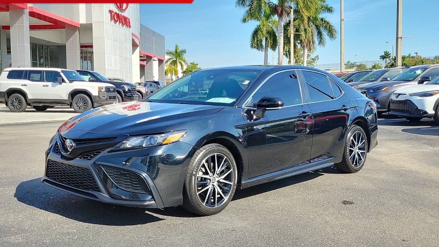 2023 Toyota Camry SE — Sedan — 36,869 mi — Doral, FL