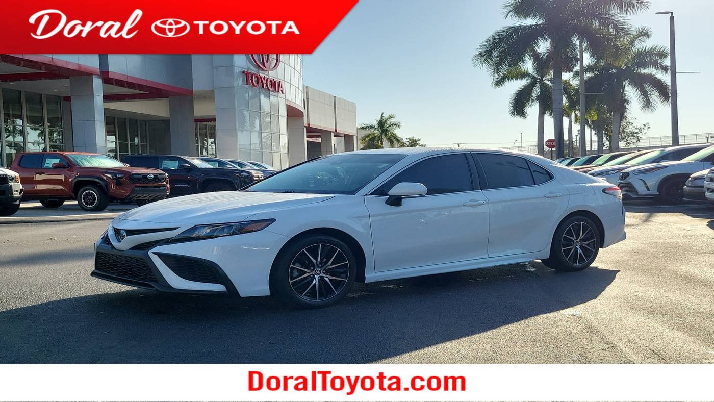 2023 Toyota Camry SE — Sedan — 13,073 mi — Doral, FL