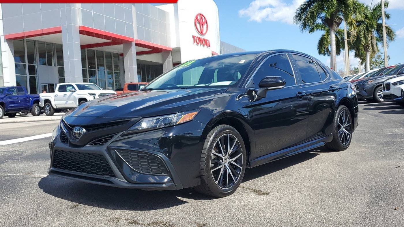 2023 Toyota Camry SE — Sedan — 14,021 mi — Doral, FL