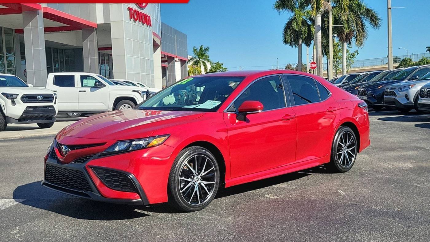 2022 Toyota Camry SE — Sedan — 20,857 mi — Doral, FL