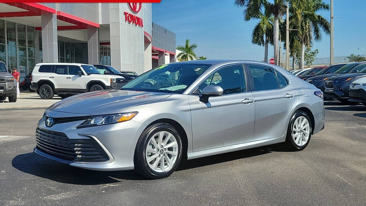 2024 Toyota Camry LE — Sedan — 13,097 mi — Doral, FL