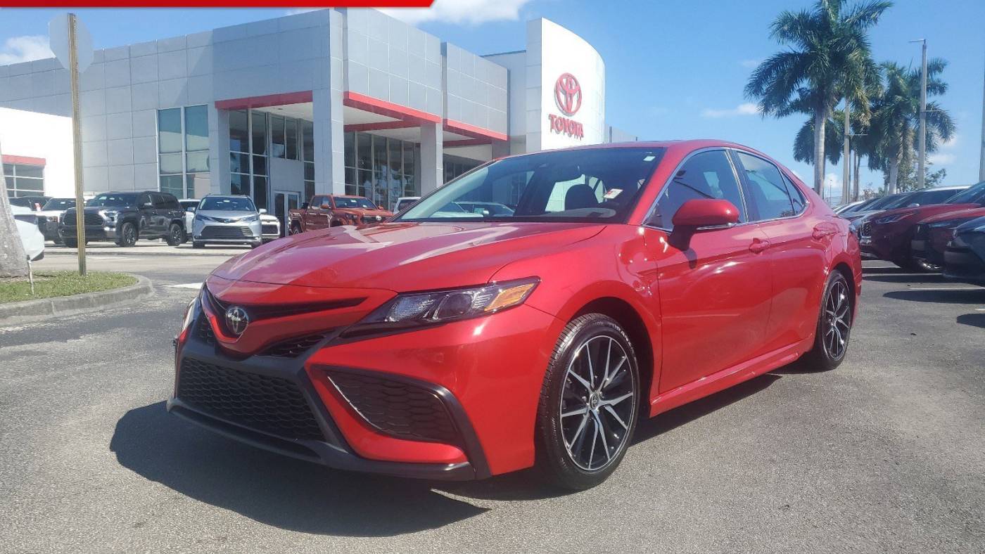 2023 Toyota Camry SE — Sedan — 19,511 mi — Doral, FL
