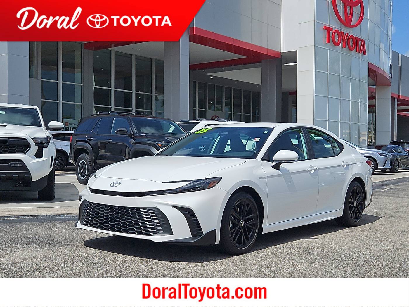 2025 Toyota Camry Hybrid SE — Sedan — 7,925 mi — Doral, FL