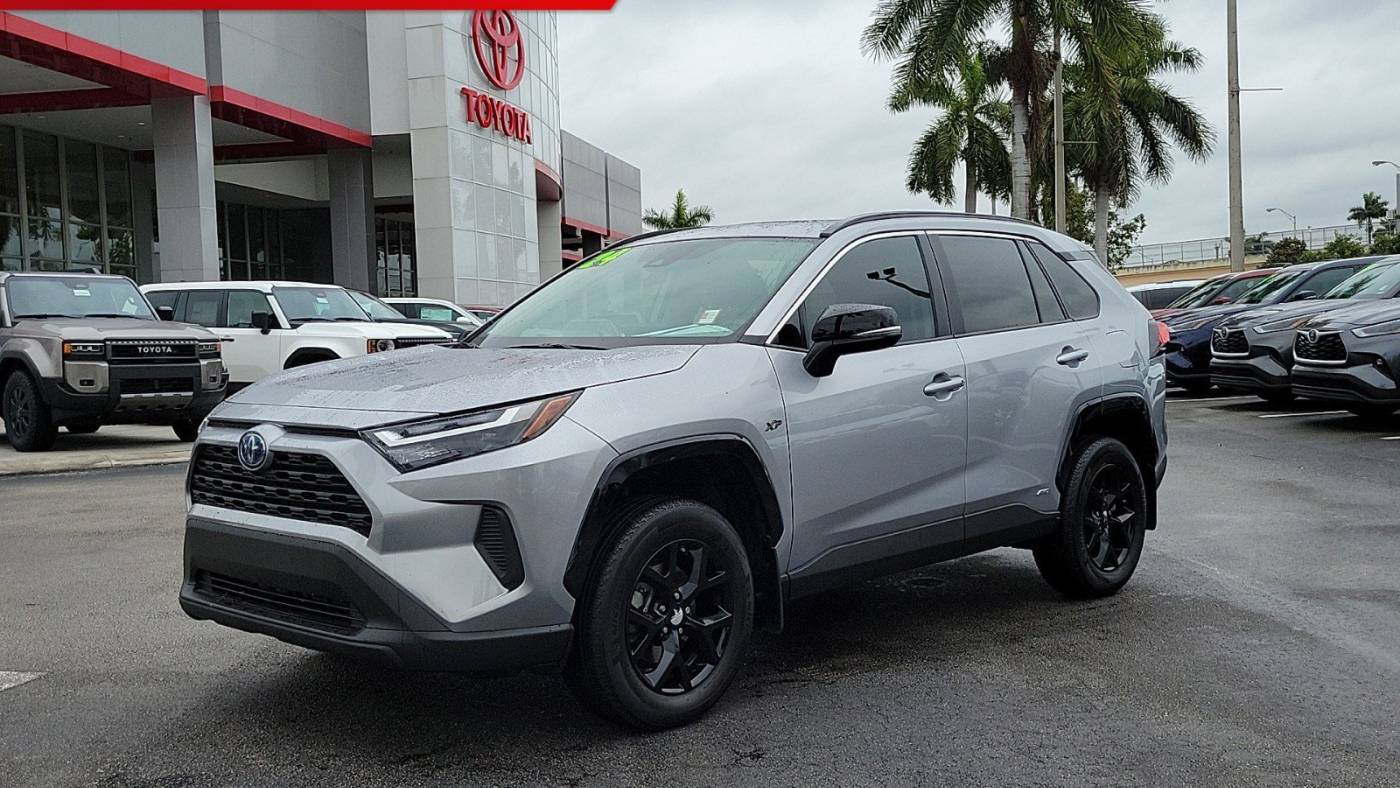 2024 Toyota RAV4 Hybrid XLE — SUV — 5,982 mi — Doral, FL