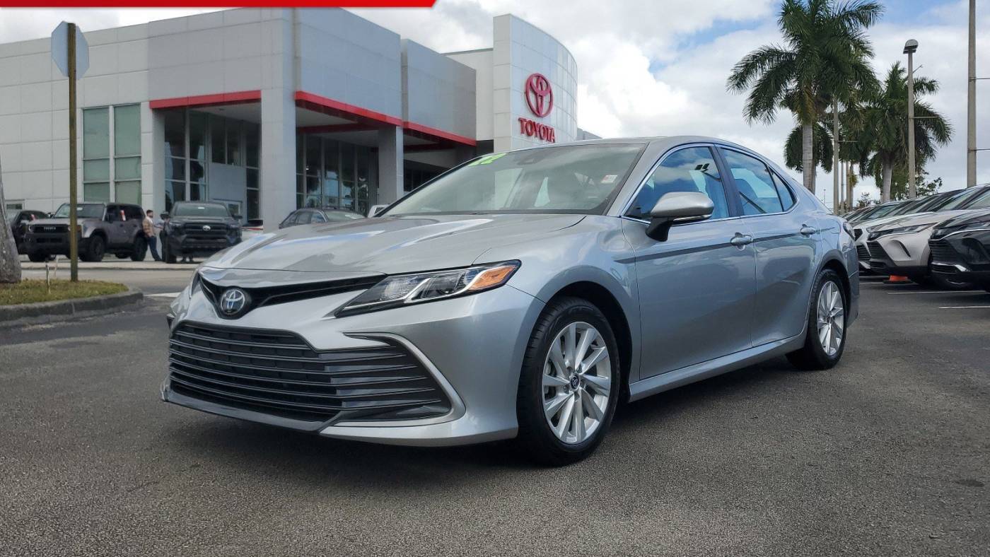 2023 Toyota Camry LE — Sedan — 33,772 mi — Doral, FL