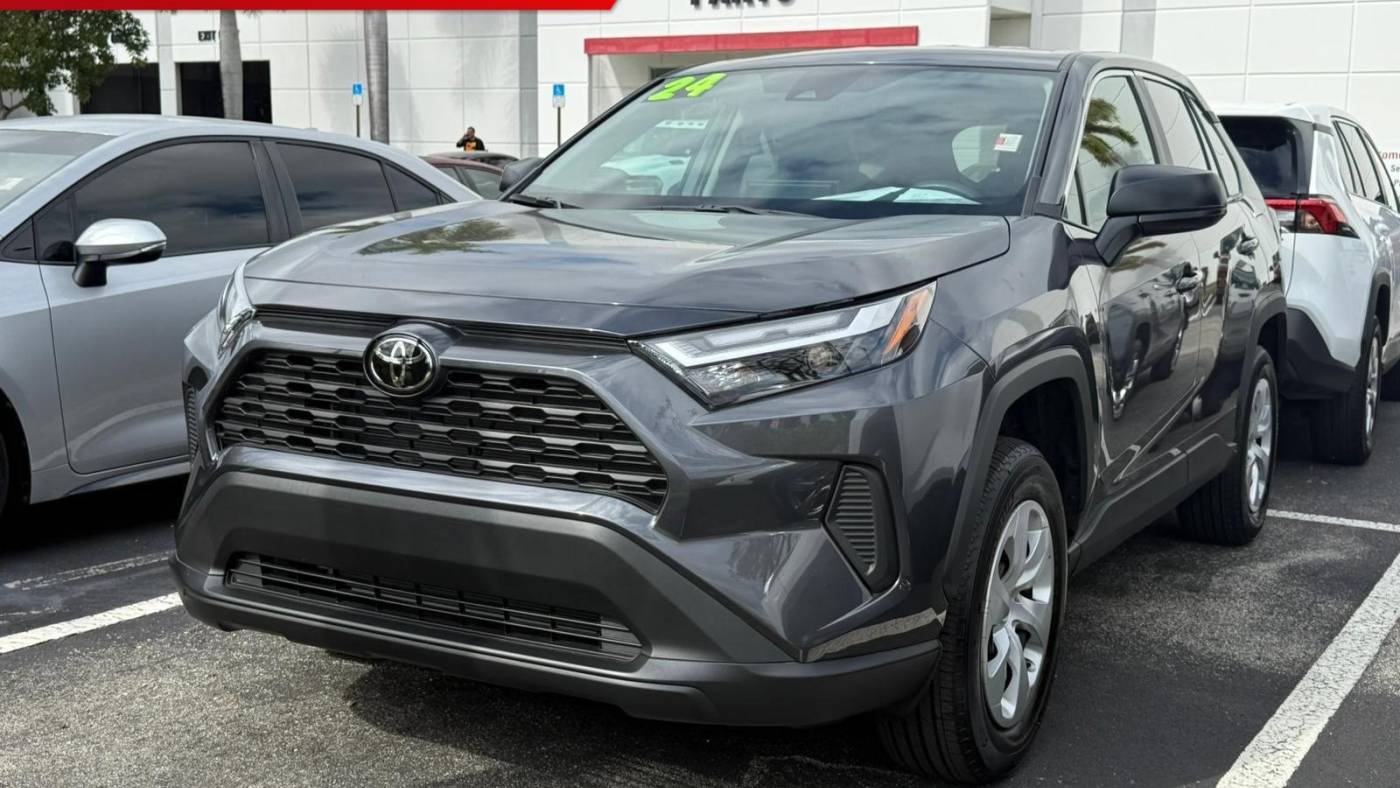 2024 Toyota RAV4 LE — SUV — 2,000 mi — Doral, FL