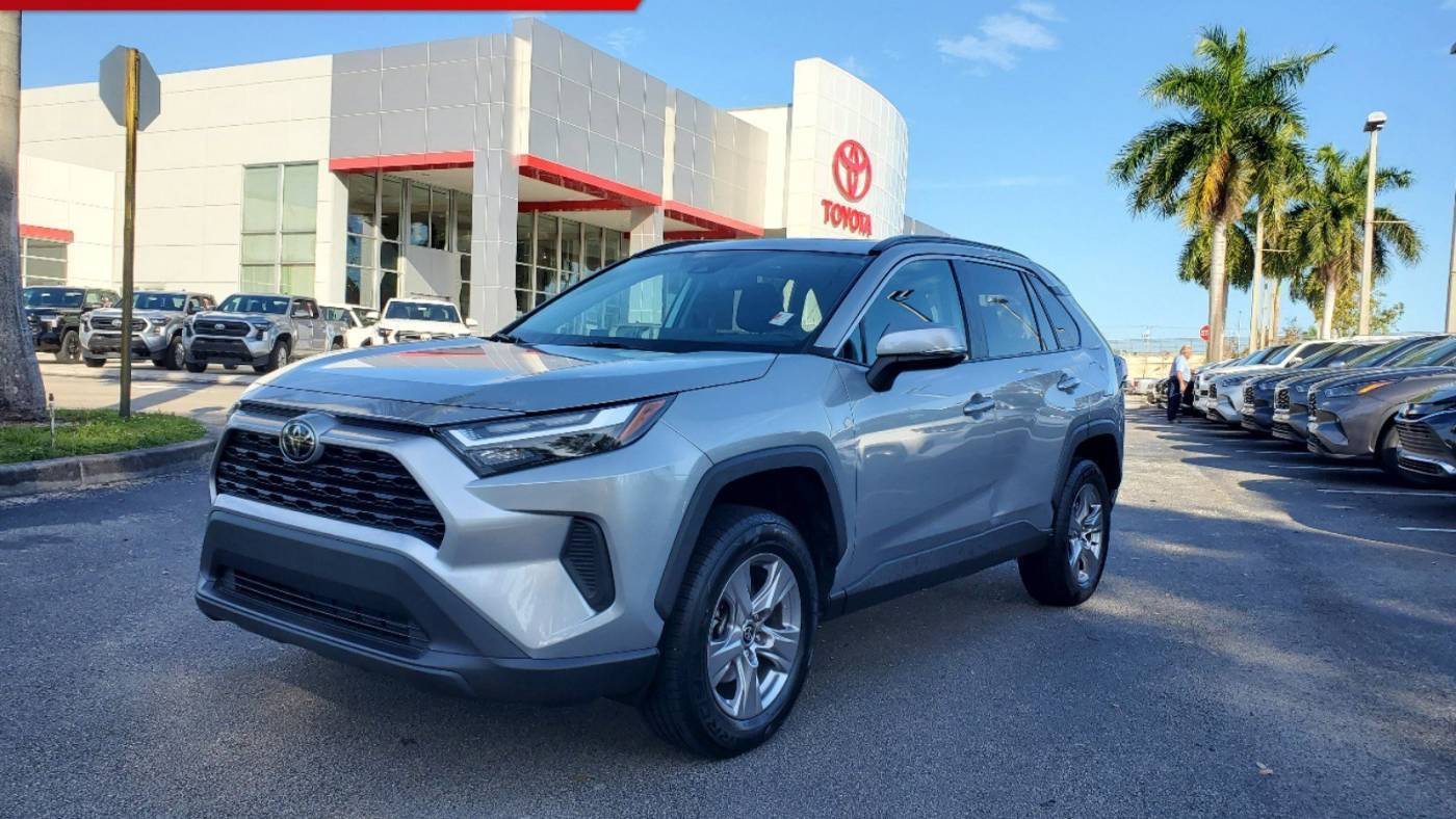 2022 Toyota RAV4 XLE — SUV — 24,927 mi — Doral, FL