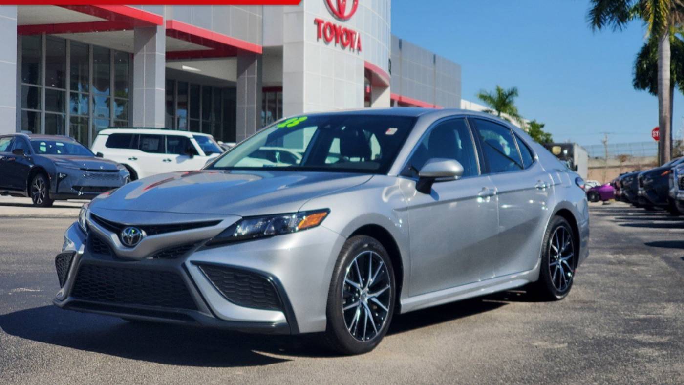 2023 Toyota Camry SE — Sedan — 29,970 mi — Doral, FL
