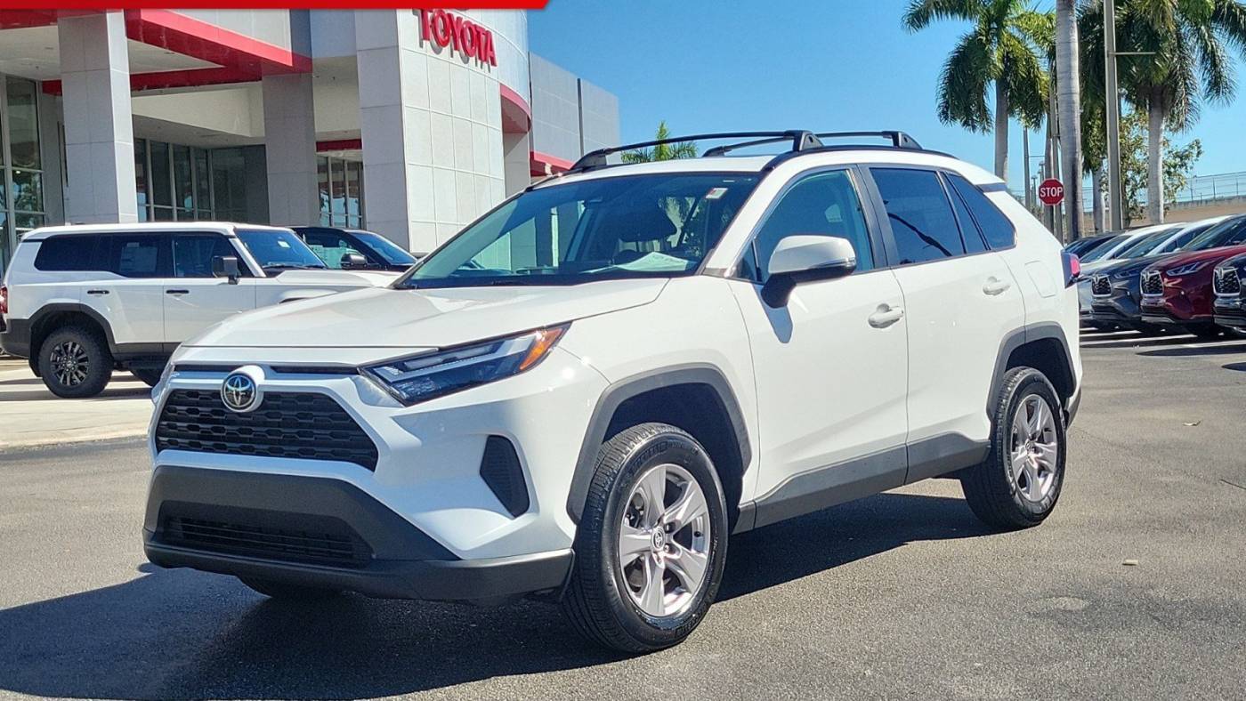 2022 Toyota RAV4 XLE — SUV — 18,053 mi — Doral, FL