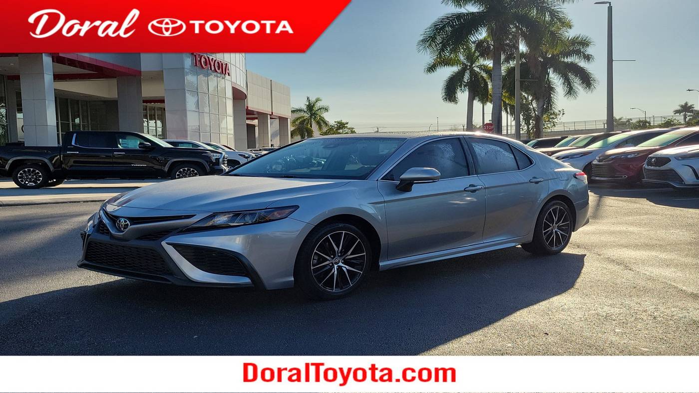 2022 Toyota Camry SE — Sedan — 13,046 mi — Doral, FL