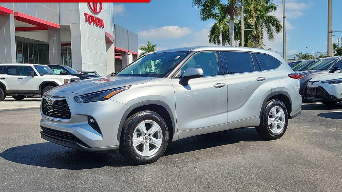 2022 Toyota Highlander LE — SUV — 11,381 mi — Doral, FL