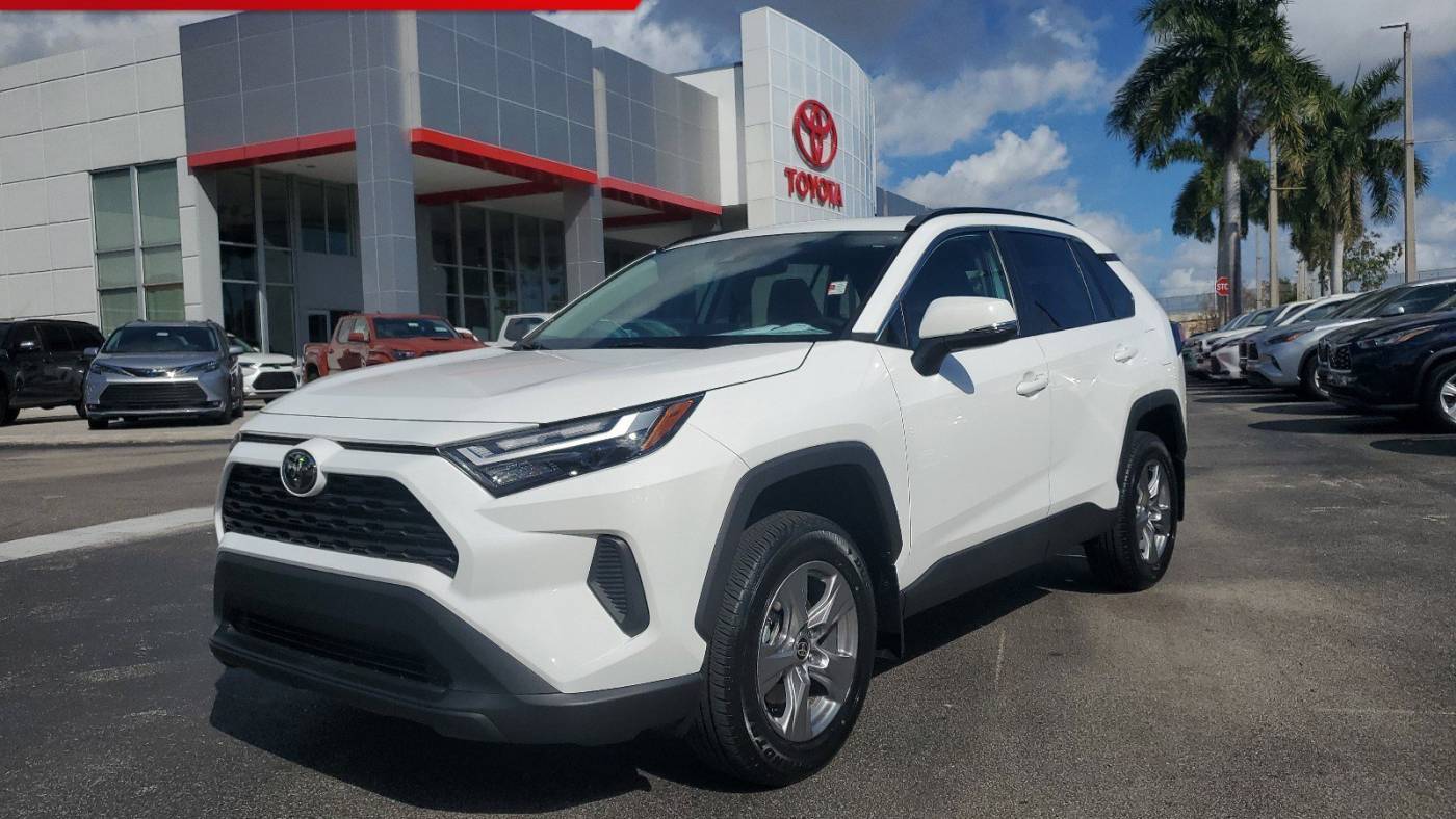 2024 Toyota RAV4 XLE — SUV — 1,833 mi — Doral, FL