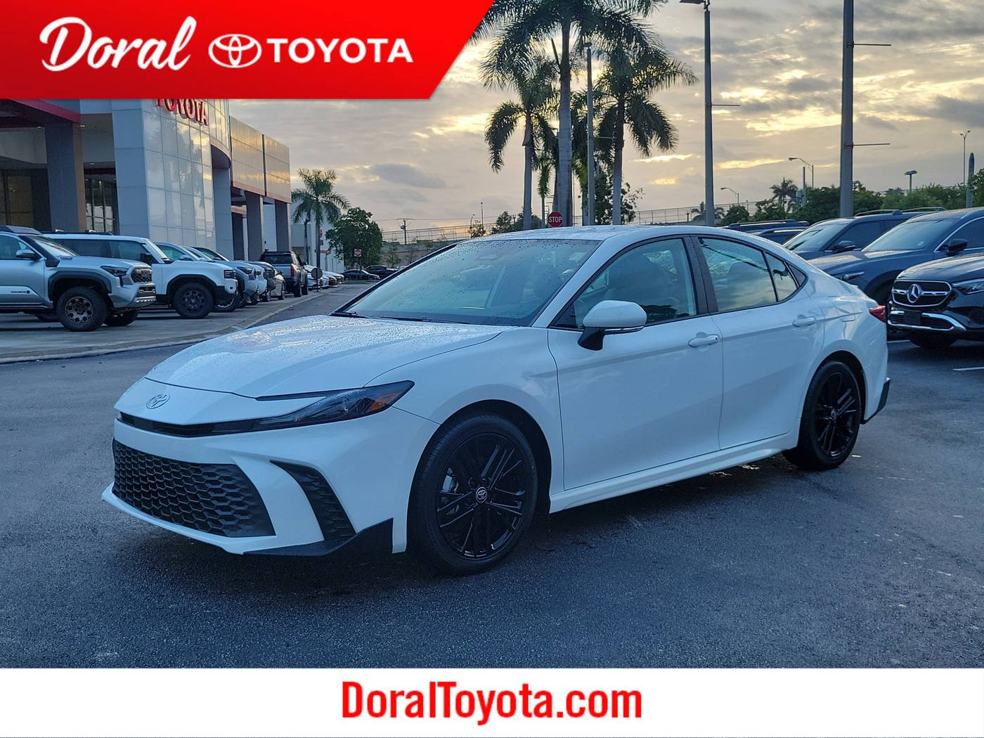 2025 Toyota Camry Hybrid SE — Sedan — 26,964 mi — Doral, FL