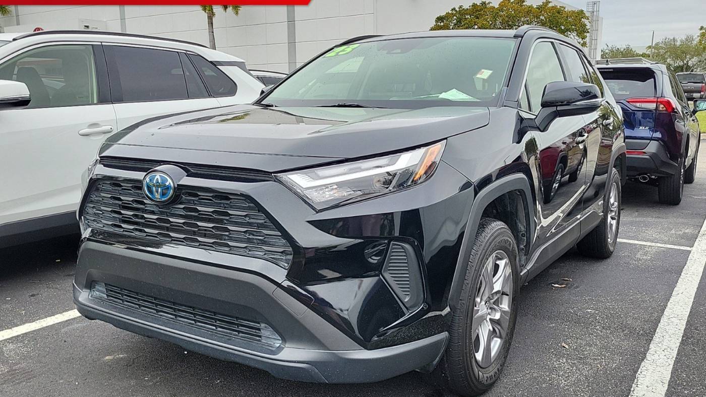 2023 Toyota RAV4 Hybrid XLE — SUV — 15,495 mi — Doral, FL
