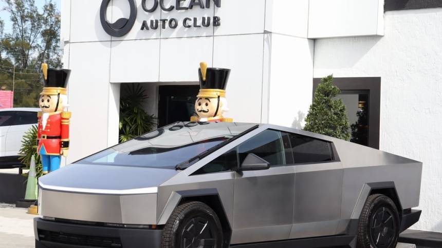 2024 Tesla Cybertruck Standard — Pickup Truck — 213 mi — Doral, FL