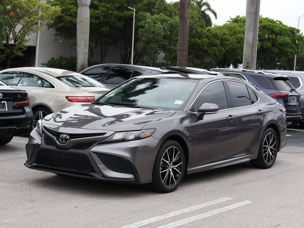 2024 Toyota Camry SE — Sedan — 18,101 mi — Doral, FL