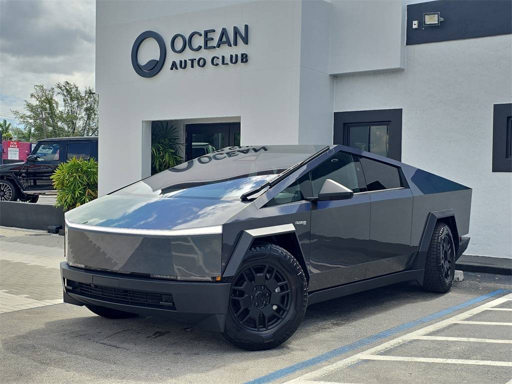 2024 Tesla Cybertruck Standard — Pickup Truck — 19,631 mi — Doral, FL