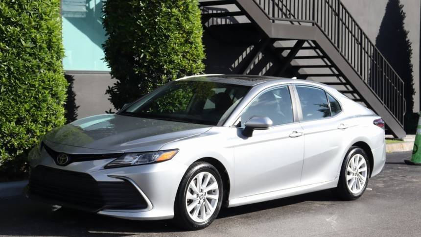 2022 Toyota Camry LE — Sedan — 48,391 mi — Doral, FL