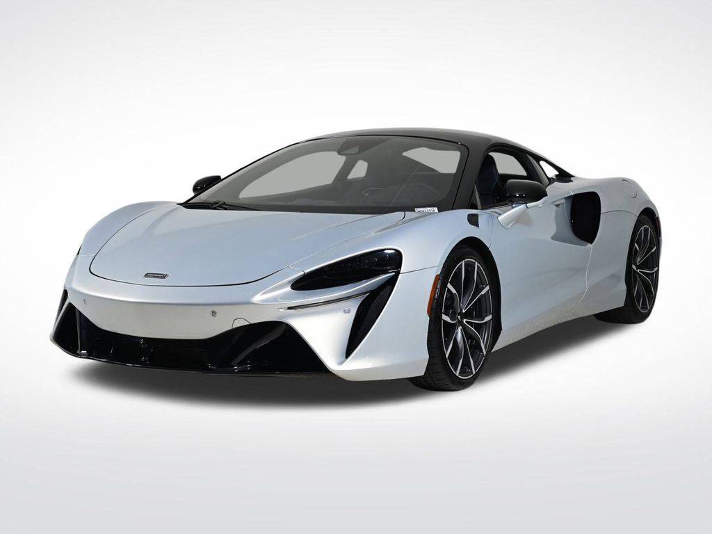 2023 McLaren Artura