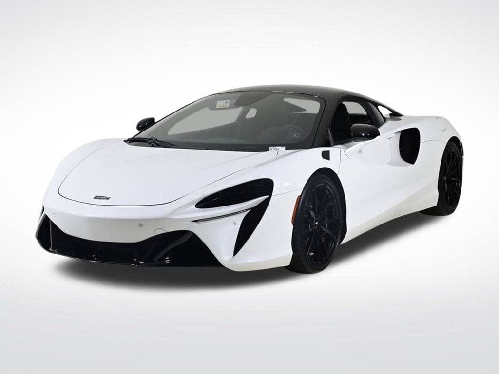 2023 McLaren Artura