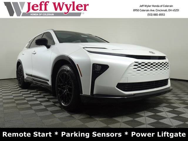 2025 Toyota Crown Signia Limited — SUV — 8,451 mi — Cincinnati, OH