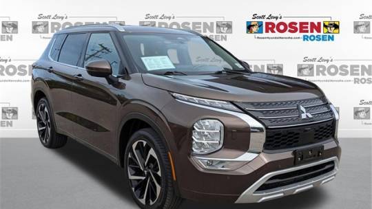 2022 Mitsubishi Outlander SEL — SUV — 30,902 mi — Kenosha, WI