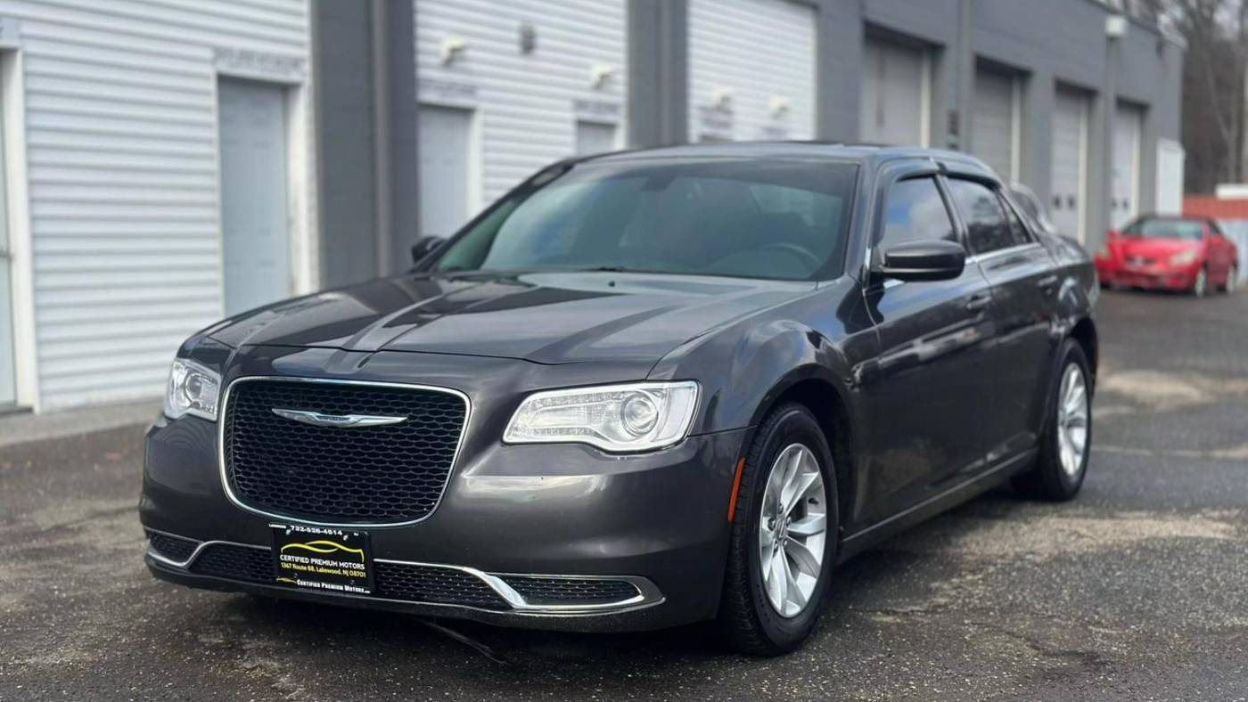 2016 Chrysler 300 Limited — Sedan — 80,388 mi — Lakewood, NJ