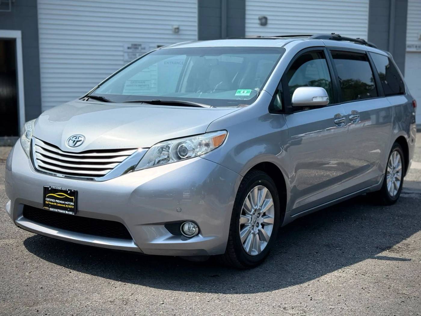 2014 Toyota Sienna Limited — Minivan — 132,397 mi — Lakewood, NJ