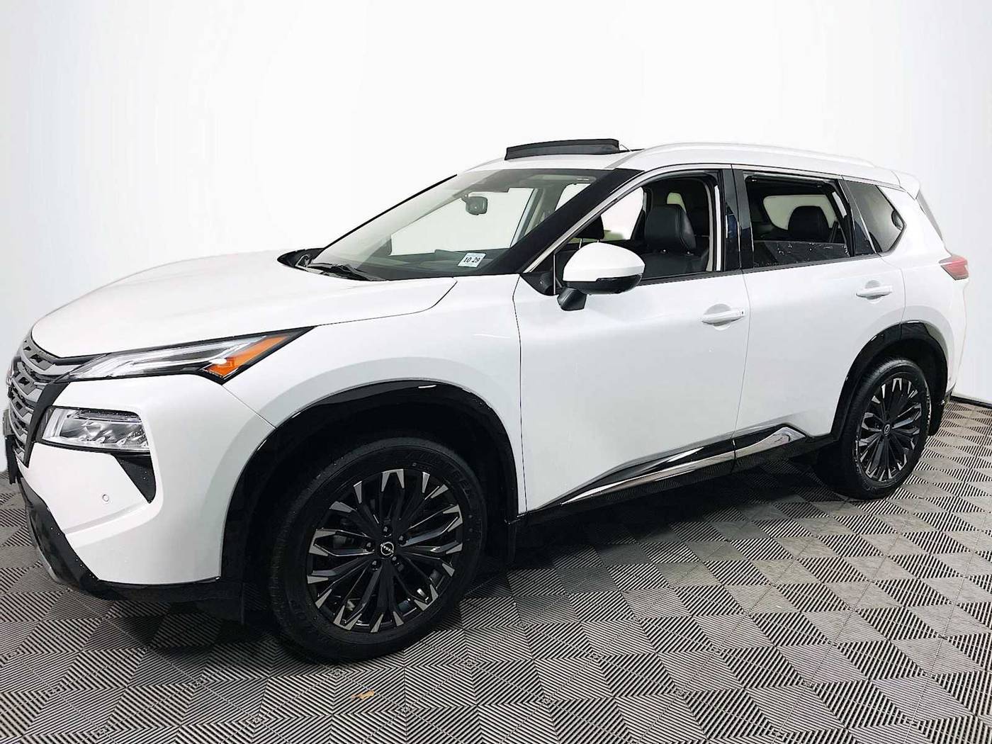 2024 Nissan Rogue Platinum — SUV — 3,380 mi — Toms River, NJ