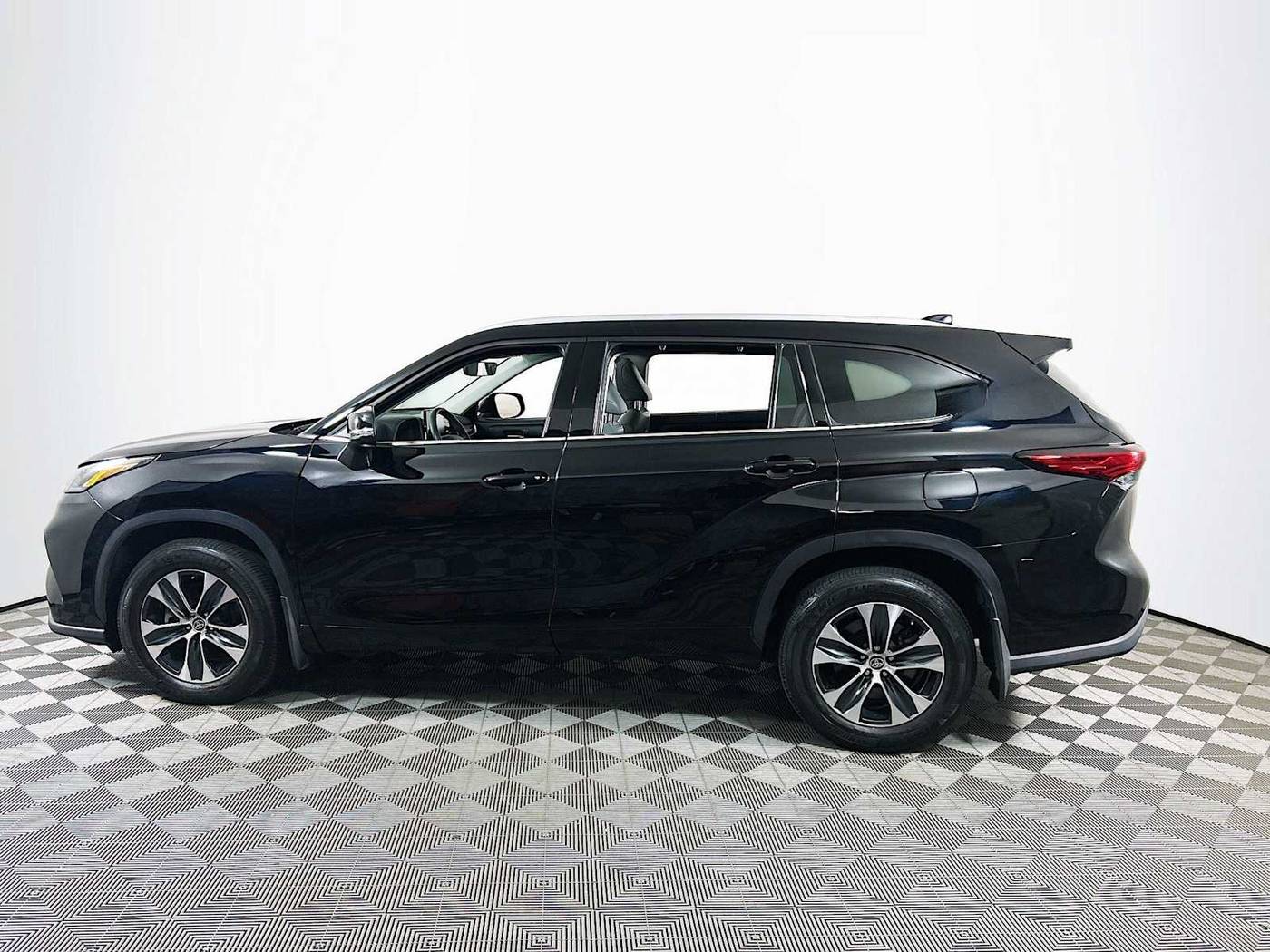 2022 Toyota Highlander XLE — SUV — 34,297 mi — Toms River, NJ