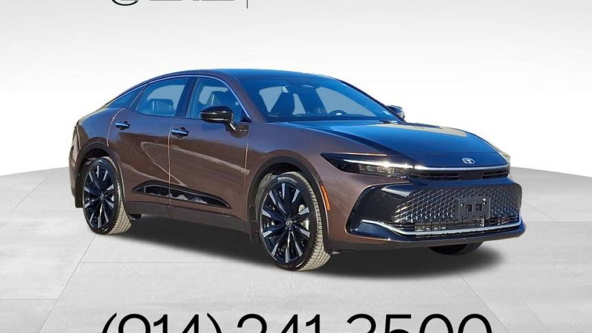 2023 Toyota Crown Platinum — Sedan — 7,404 mi — Mt. Kisco, NY