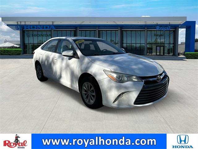 2017 Toyota Camry XLE — Sedan — 121,324 mi — Metairie, LA