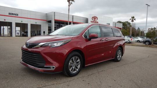 2023 Toyota Sienna XLE — Minivan — 99,236 mi — Gulfport, MS