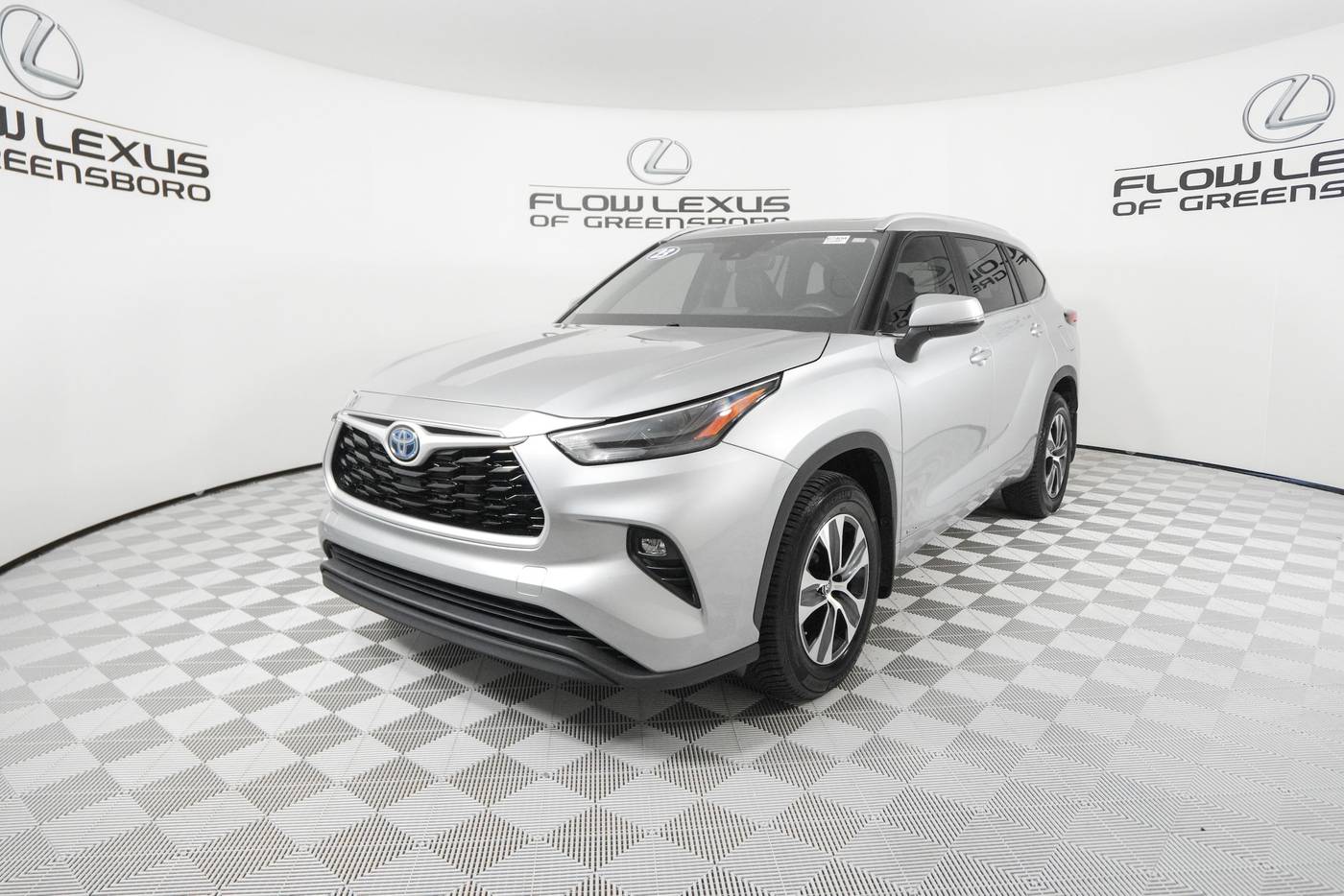 2023 Toyota Highlander Hybrid XLE — SUV — 42,359 mi — Greensboro, NC
