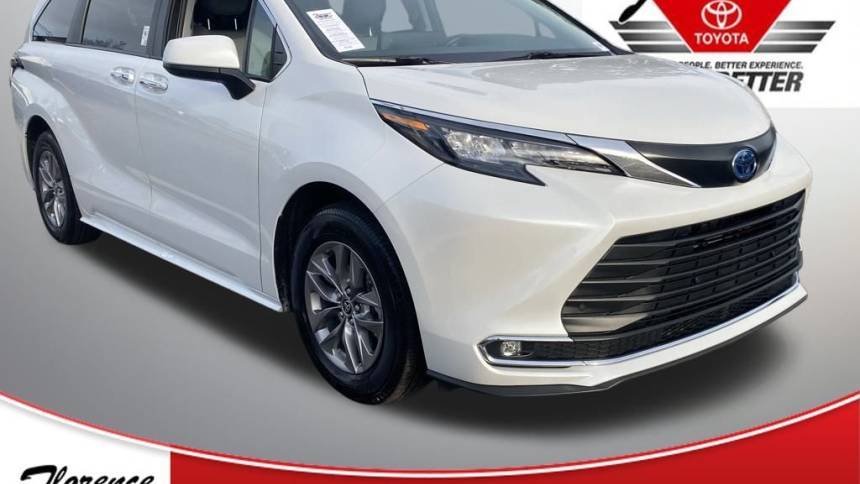 2024 Toyota Sienna XLE