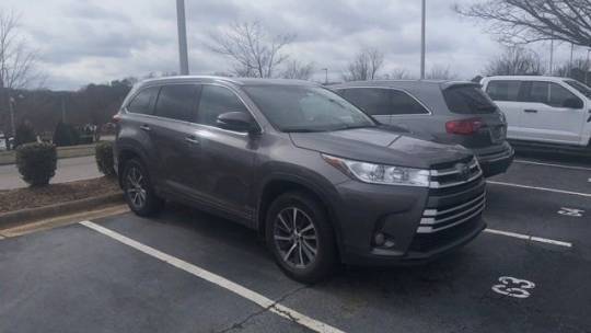 2017 Toyota Highlander XLE — SUV — 102,750 mi — Cary, NC