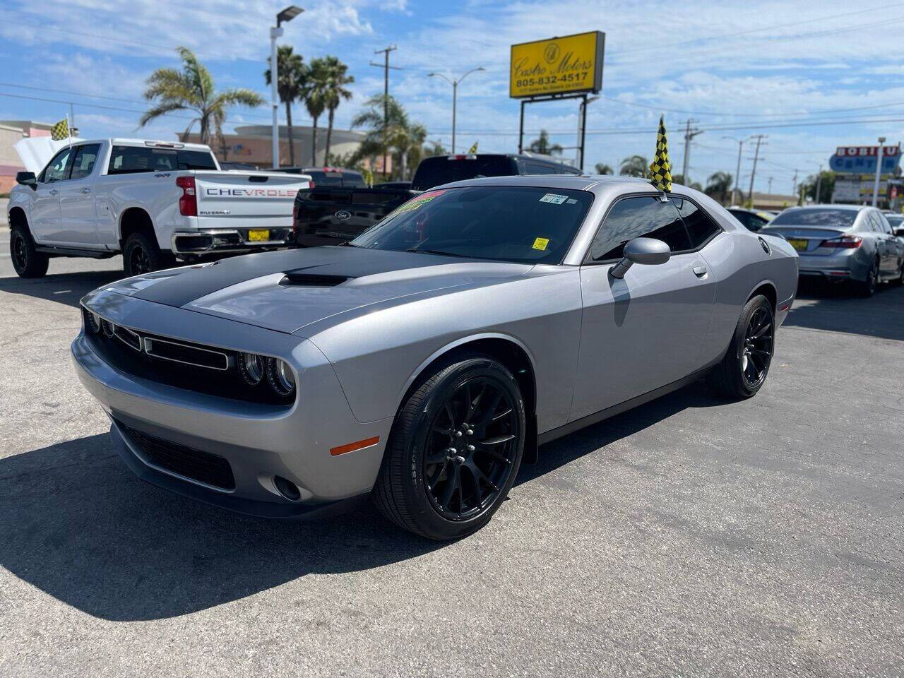 2015 Dodge Challenger SXT — Coupe — 135,004 mi — Oxnard, CA