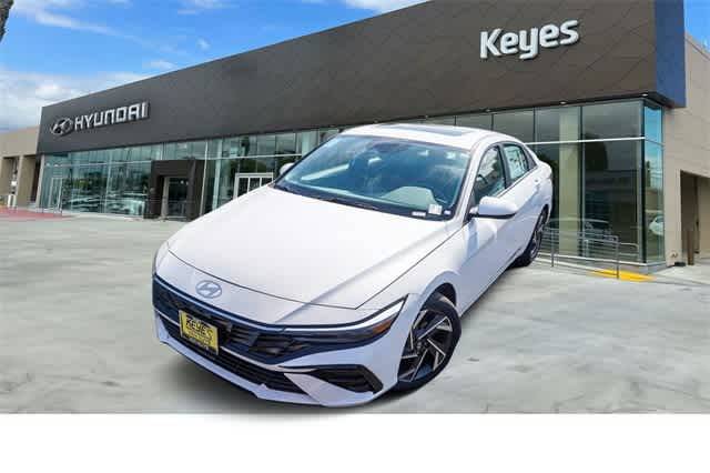 2024 Hyundai Elantra SEL — Sedan — 7,914 mi — Van Nuys, CA