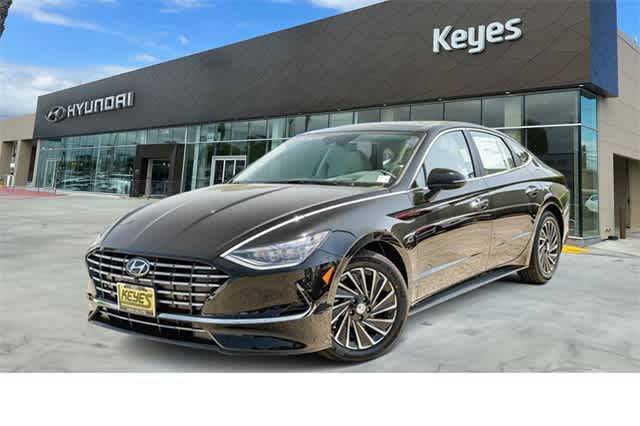 2023 Hyundai Sonata Hybrid Limited — Sedan — 8,275 mi — Van Nuys, CA