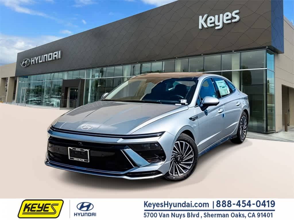 2025 Hyundai Sonata Hybrid Limited — Sedan — 3,270 mi — Van Nuys, CA