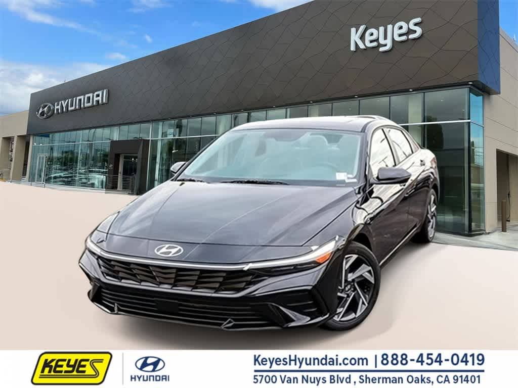 2025 Hyundai Elantra Limited — Sedan — 1,555 mi — Van Nuys, CA