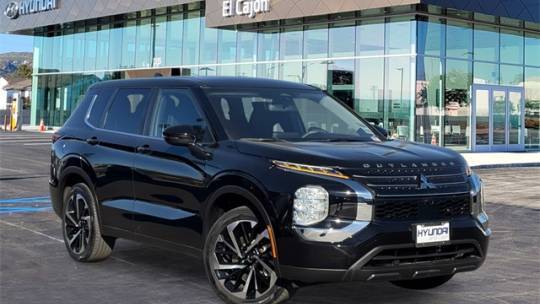 2022 Mitsubishi Outlander ES — SUV — 17,720 mi — El Cajon, CA