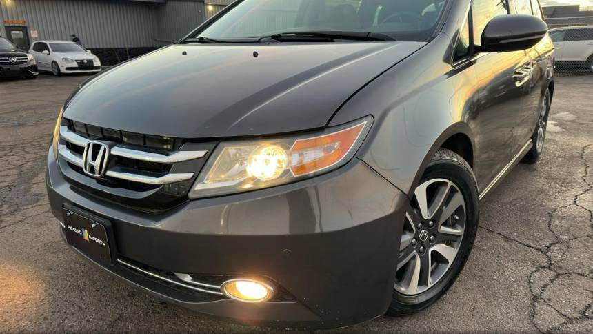 2014 Honda Odyssey Touring — Minivan — 111,661 mi — Fishers, IN