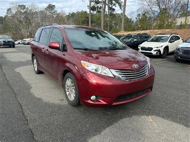 2015 Toyota Sienna L — Minivan — 32,649 mi — Cary, NC