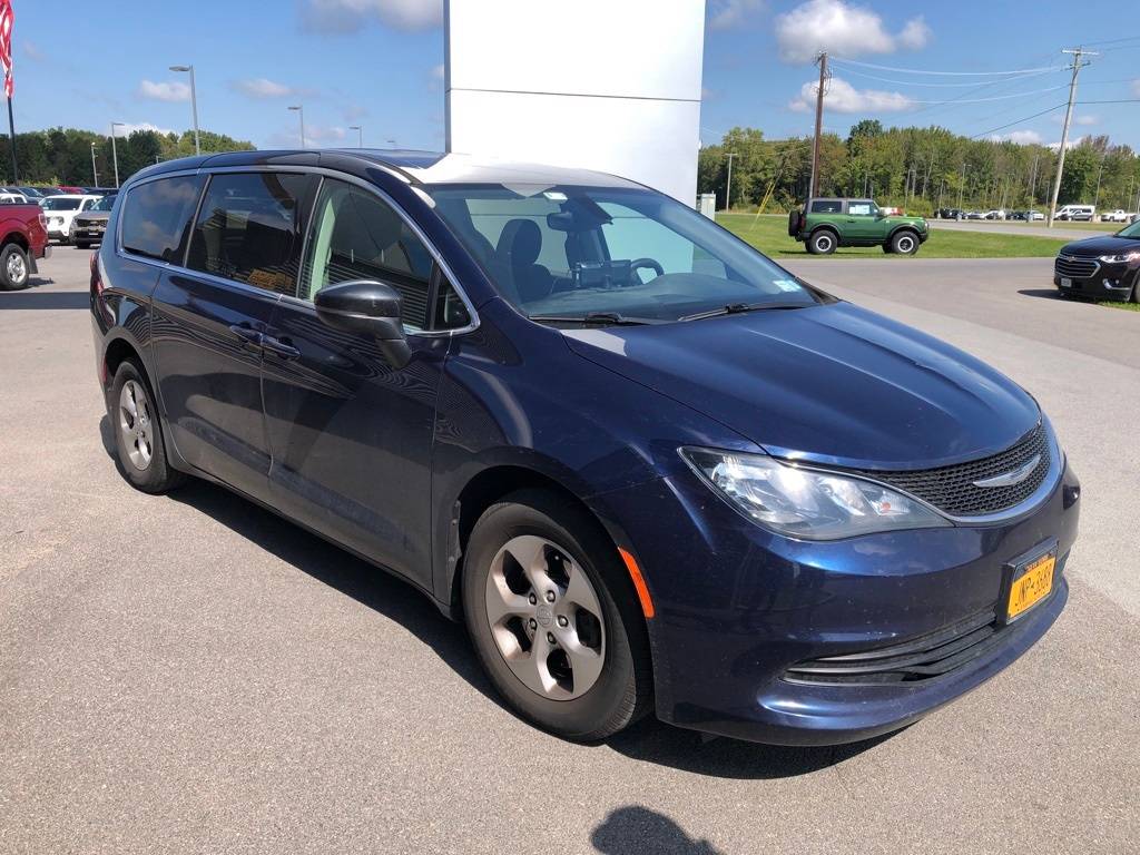 2017 Chrysler Pacifica LX — Minivan — 111,372 mi — Pulaski, NY